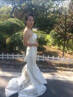 清纯女大和眼镜闺蜜母狗还没毕业就穿婚纱 等你来调教1