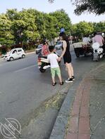 早上遇见的一位宝妈，极品美腿0