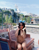 反差骚逼女老师全裸露出曝光，评论羞辱获得更多信息1