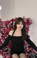 绿帽把女友脱的一丝不挂来给海友们上菜了、喜欢她哪个隐私部位评论区留言2