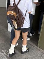 偷拍后桌的堆堆袜骚逼同学1