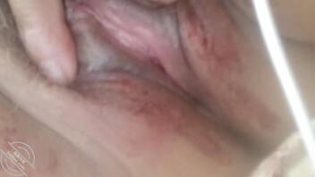 骚货来大姨妈了，和我视频