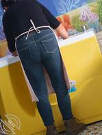 偷拍大屁股牛仔裤少妇！0