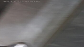偷拍美女拉屎，脸不好拍，拍的话太明显了