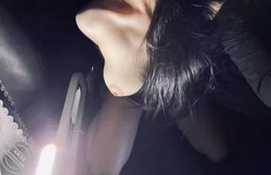 舍友都睡了 忍不住的脱光自慰 想扶着肉棒插我的骚穴 我在上边榨干哥哥们
