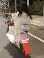 【轻熟表姐】表姐闺蜜约酒，酒后车震内射2