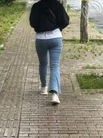 街拍牛仔裤  和内裤勒痕少妇看着真不错2