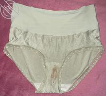 今天去姑妈的房间发现她换下了新的原味内裤，太上头啦。