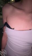 国庆假期，闷骚女大露出求调教，坐标东莞