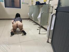 卫生间自拍1
