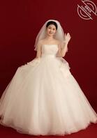 【极品反差淫妻】高冷婚纱新娘竟是精液肉便器｜露脸无码求操0