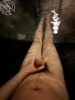 小黑鸡巴的公共温泉露出撸射自拍~2