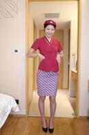 骚妈开房，为了取悦野男人换上空姐装，含妈妈换装小视频0