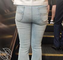 捕捉紧身牛仔裤又开始喽