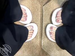 【极品玉足写真】后续除了更新原创视频，会多更新美腿写真。防止大家吃腻玉足