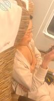 偷拍漏乳沟的眼镜少妇1