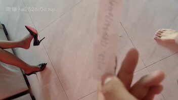 海角社区（27）把嫂子送回家，先口爆一发尝尝咸淡