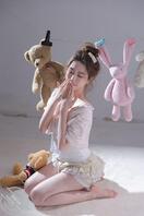 武体大三极品学生妹，体育生偷拍露出，不是未成年！