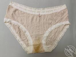 偷拍表妹运动,捡她扔掉的内裤0