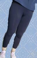 偷拍表妹运动,捡她扔掉的内裤2