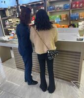 46 妹妹跟着我每天玩游戏玩手机，终于把眼睛熬坏了，还得带妹妹去配眼镜!0