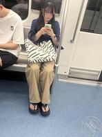 地铁随拍白袜