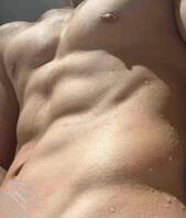 洗完澡 腹肌+大肉棒0
