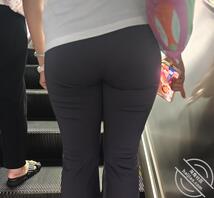 少妇的紧身裤1
