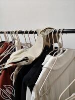 偷偷潜入女同事房间40