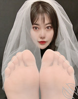 爸爸看着我的脸颜射屏我的丝足骚脚给你足交射满脚底2