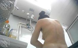 （真实原创2）偷拍妈妈洗澡，同好交流 视频贴