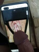 对着你们的骚婊子撸鸡巴0