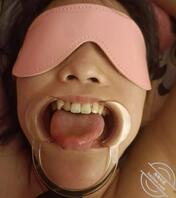 除了把老婆闺蜜丝袜塞老婆骚逼里，还能怎么玩2