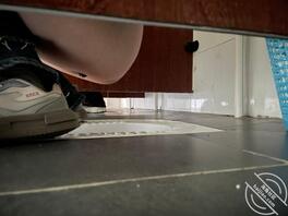 原创厕拍高校女大2