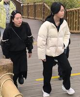 母女 气质母亲和未经人事的处女女儿，想怎么操发在评论区交流1