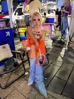 美式甜心宝贝，看上去就是需求量很大的，想操她一顿不起码得攒一个星期啊 0