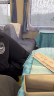 在火车上旁边还有人小母狗就忍不住给我口起来母狗越来越骚
