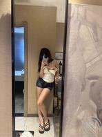 07年母狗，说和闺蜜出去旅游开的大床房，闺蜜不在发情给我拍情趣照片2