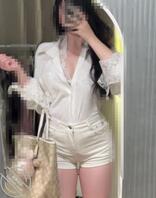 很纠结，要不要和哥哥结束这乱伦的关系，可是又不舍得哥哥
