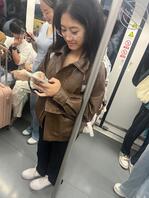 地铁随拍白袜