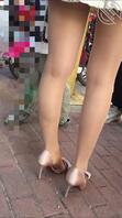 秦皇岛小县城街拍极品丝袜高跟美少妇2