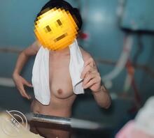 偷拍妈妈洗澡，房间自己来一发（3）0