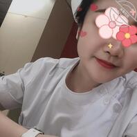 分享骚媳妇的裸体，大奶子又白又大，还有嫩嫩的脚丫2