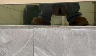 偷拍花店老板娘上厕所 还特意加了绿1