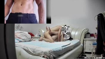 淫荡骚老婆又来了，这次对着肌肉男模满嘴骚话！太骚了！兄弟们又可以打飞机了