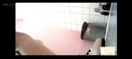 (精品转发)经典厕拍界天花板中板~超高颜值女神姐妹花，建议收藏