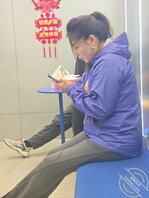 街拍，骚货的大屁股怎么样？1