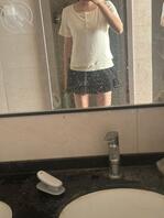 一个人在家，穿制服露出